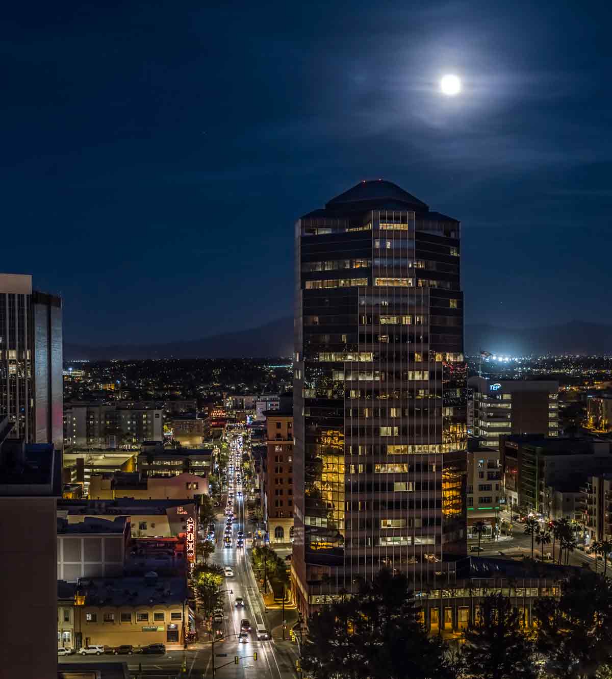 DOWNTOWN-FULL-MOONsm